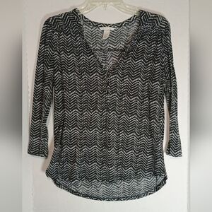 H.M. Black and White Chevron Women's Top Size Small